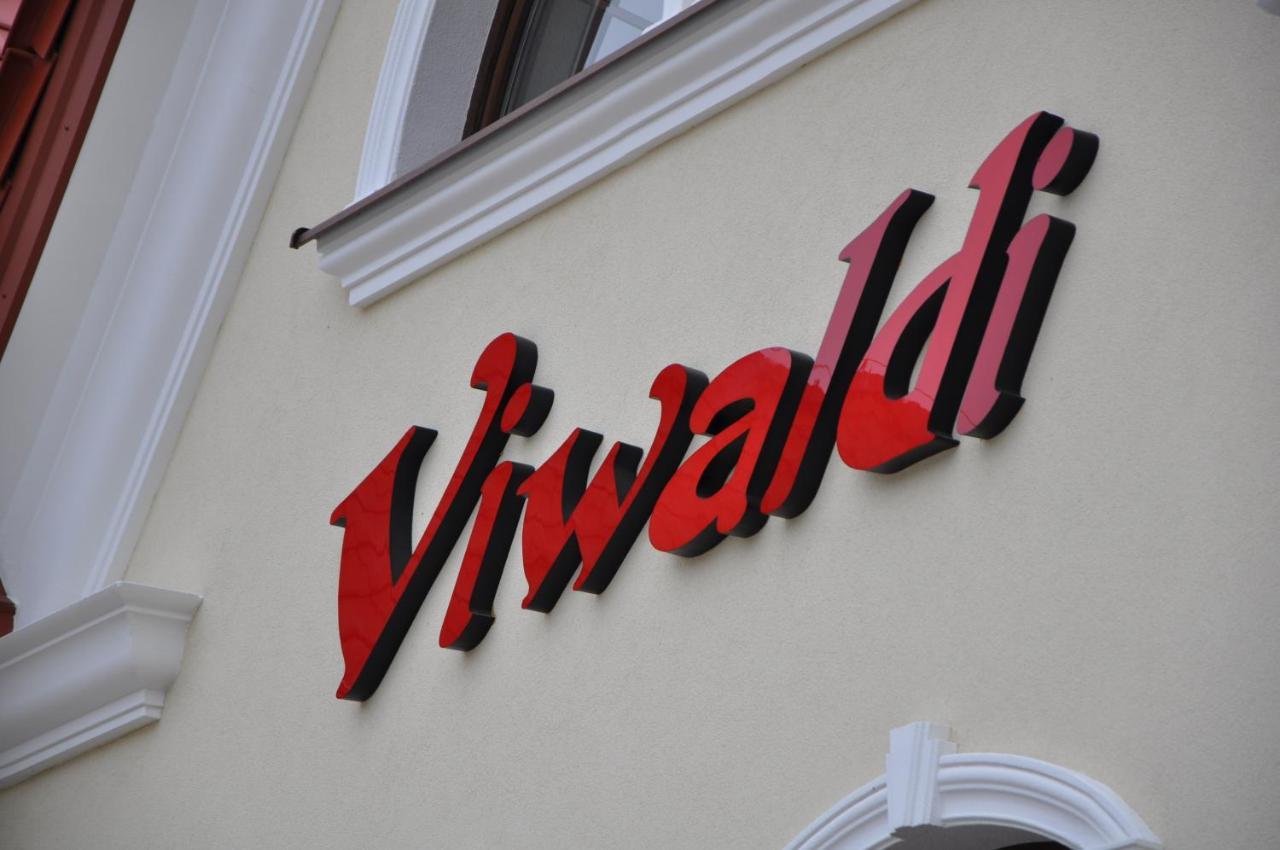Hotel Viwaldi Baruchowo Exteriör bild